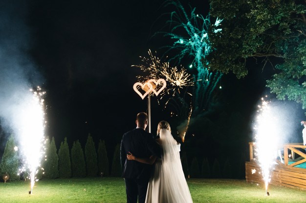 Pourquoi un feu d'artifice à un mariage ? - Millétoiles