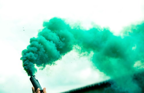 Comment allumer un fumigène ?