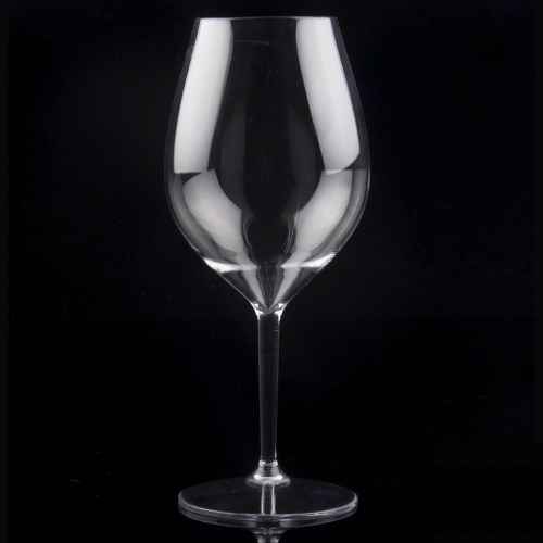 Peut-on boire du vin avec un verre en plastique ?
