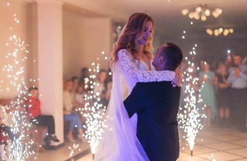 Jets de scène intérieur mariage.