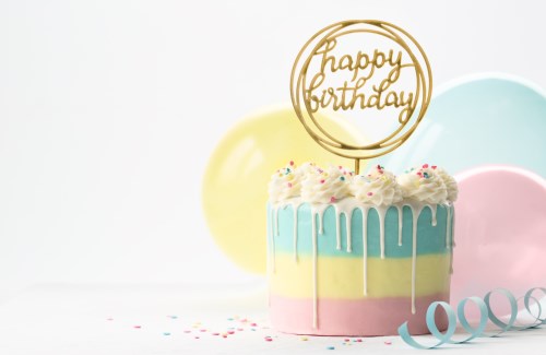 Organiser un anniversaire pastel.