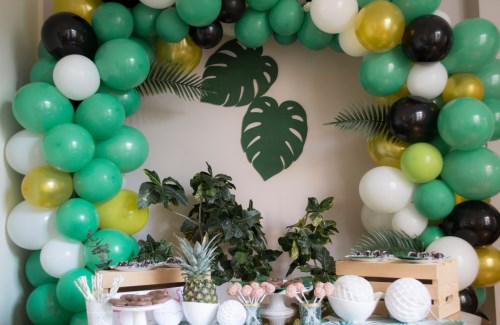 Organiser un anniversaire tropical.
