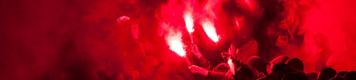 Les fumigènes dans un stade de football : une ambiance festive et artistique !