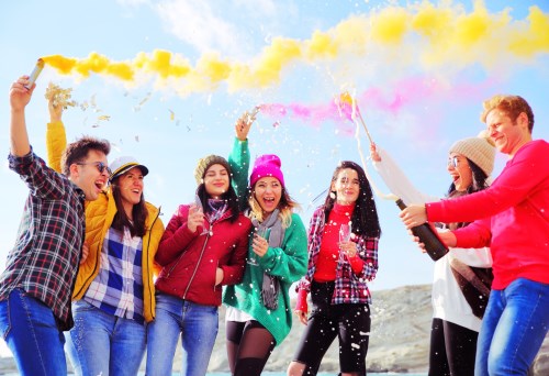 Fumigènes couleur : quelle importance pour une fête ?