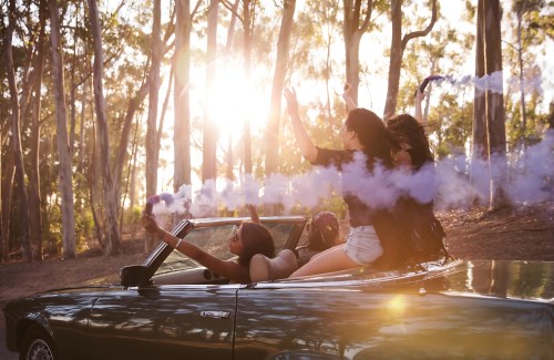 Toutes les variétés de fumigènes chez Sparklers Club 