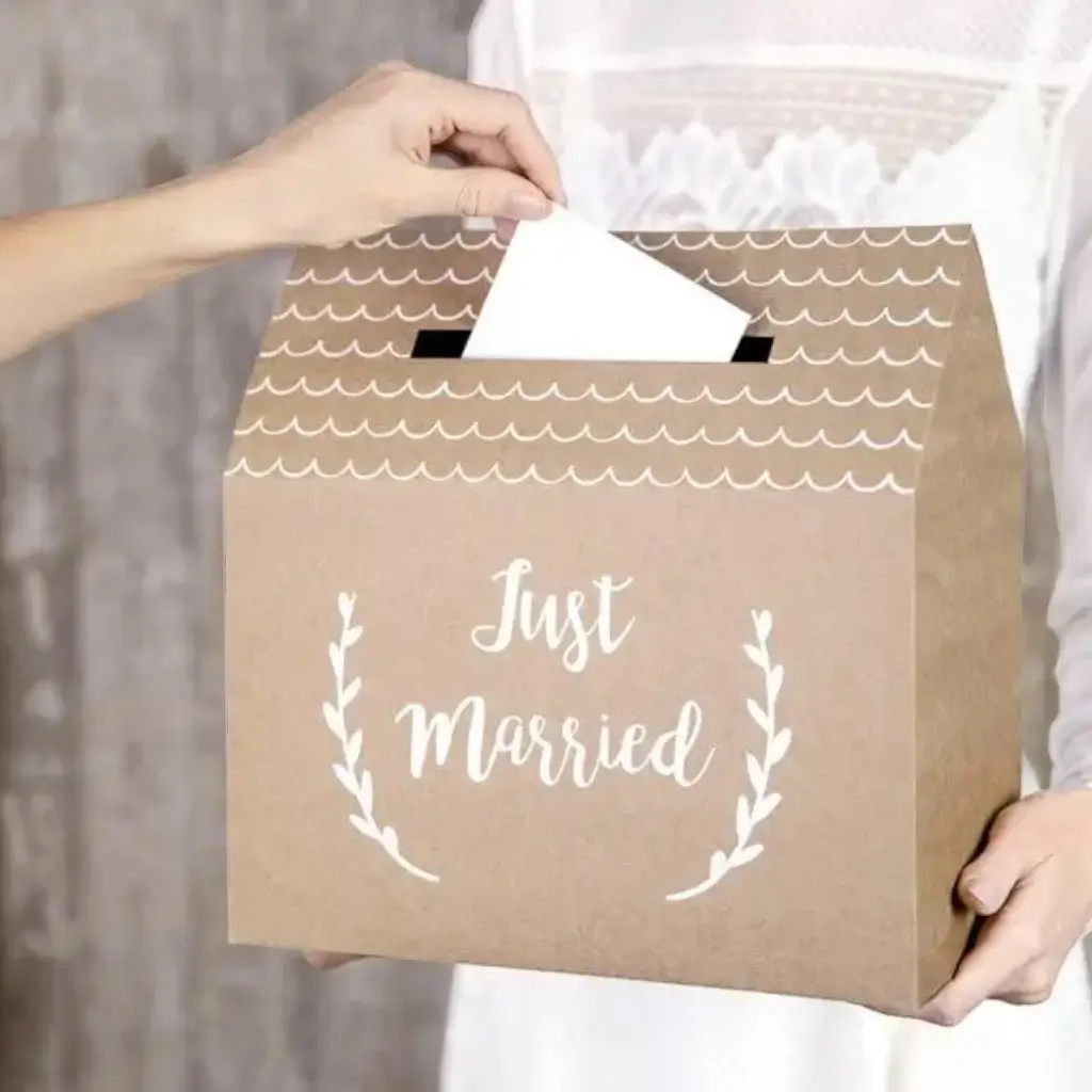 Urne en papier kraft avec inscription "Just Married"