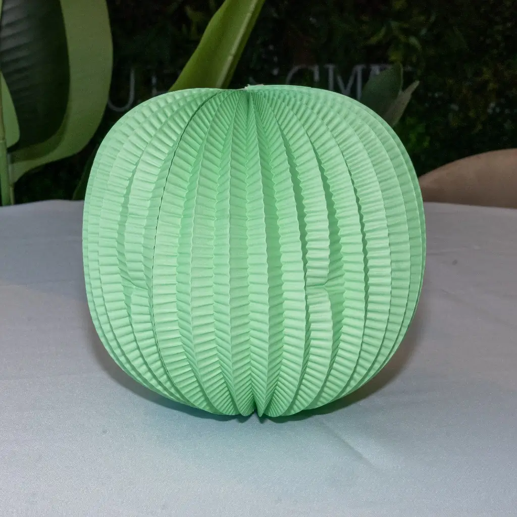 Lampion boule de papier rond vert céladon 30cm 