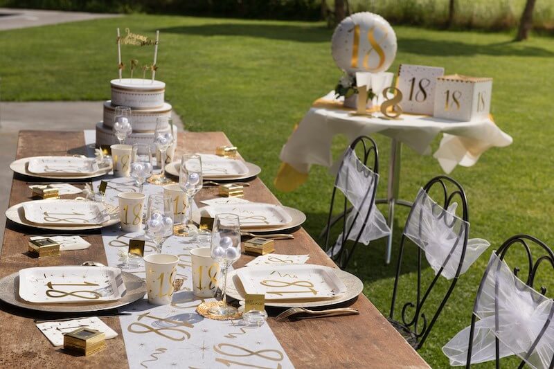 Gobelet en papier Blanc/Or 18 ans (Lot de 10)