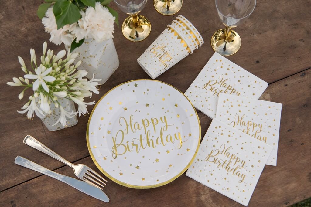 Serviette Happy Birthday Blanc/Or (lot de 20)
