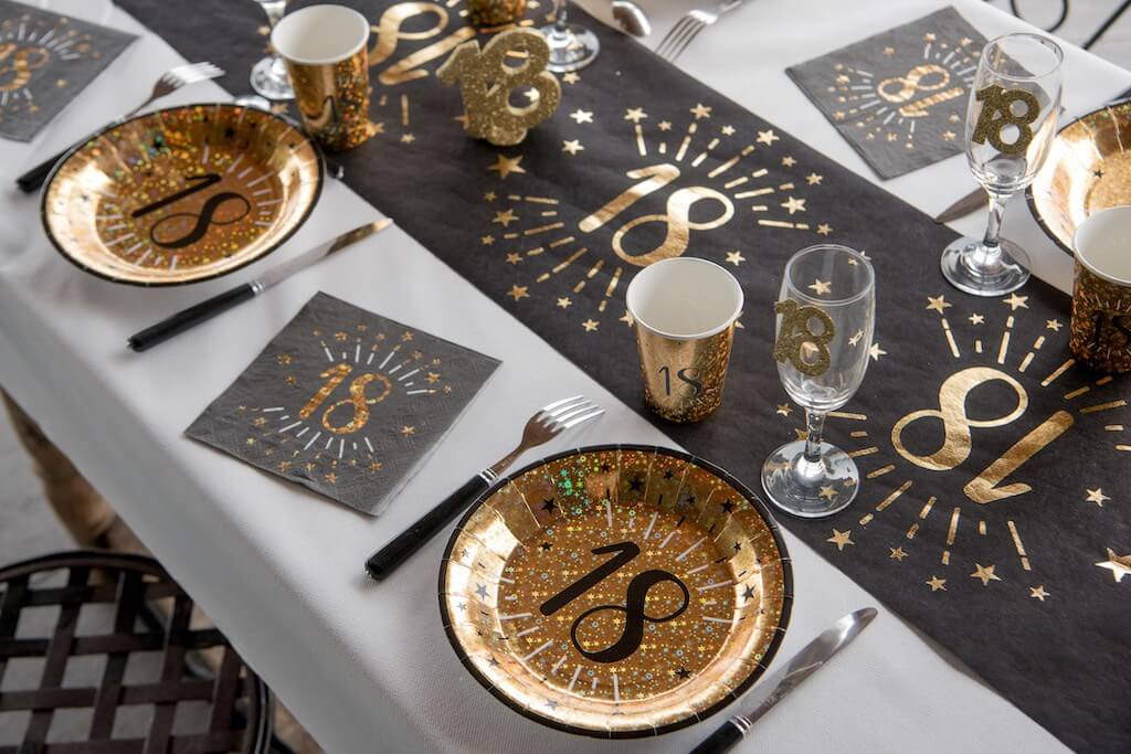 Assiette en papier Or 18 ans (lot de 10)