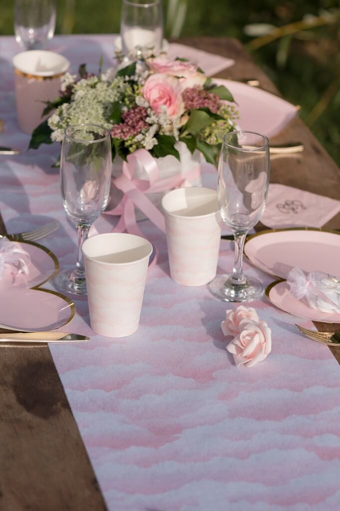 Chemin de Table Baby Girl Nuage Rose 5 mètres 