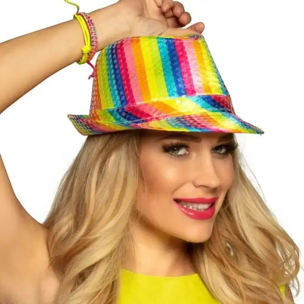 Chapeau Rayée Multicolore à Paillette 