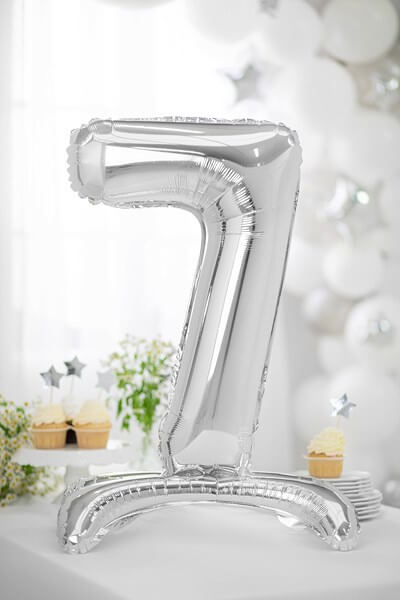 Ballon anniversaire chiffre 7 sur pieds Argent 70cm 