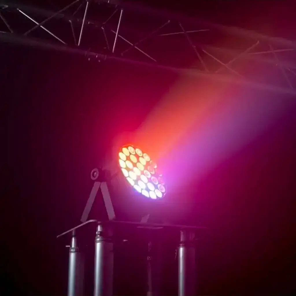 Projecteur PAR LED RGBW 28x10W avec Zoom - AFX Light 