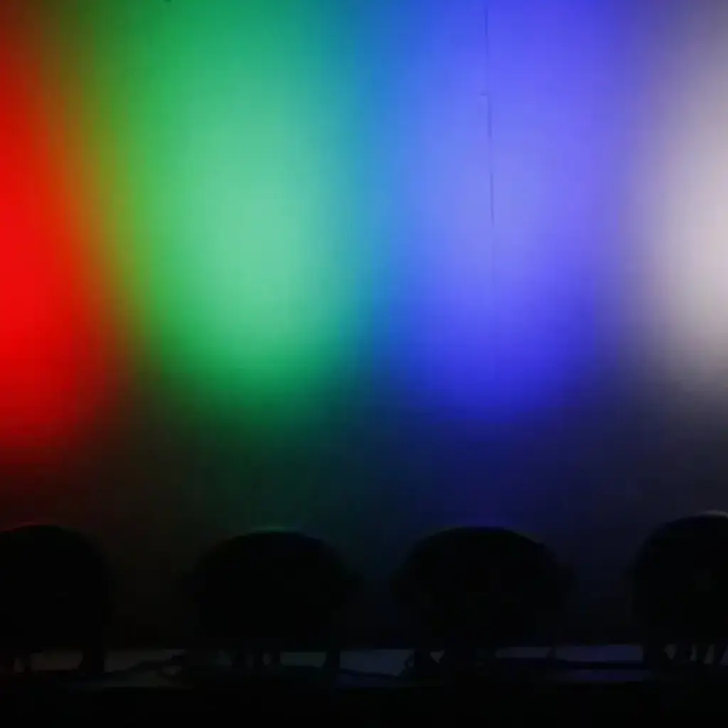 Projecteur PAR à LED RGBW à Double Contrôle - CLUB-MIX2-IP