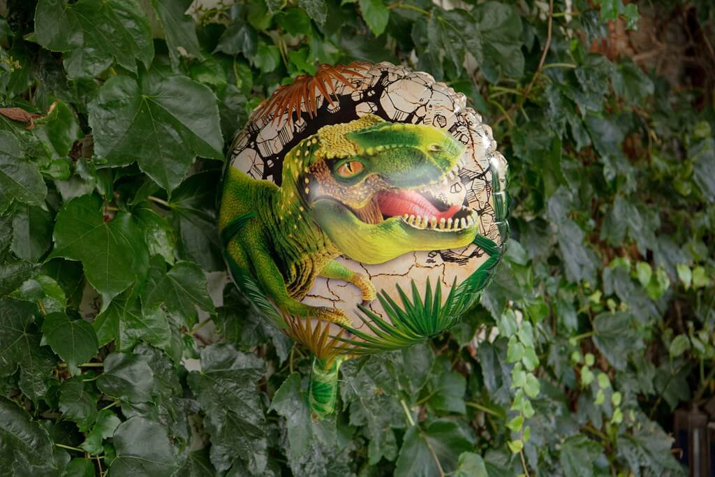 Déco De Fête Dinosaure : Assiettes, Serviettes, Guirlandes, Ballons Et Masques Pour Un Anniversaire Préhistorique !
