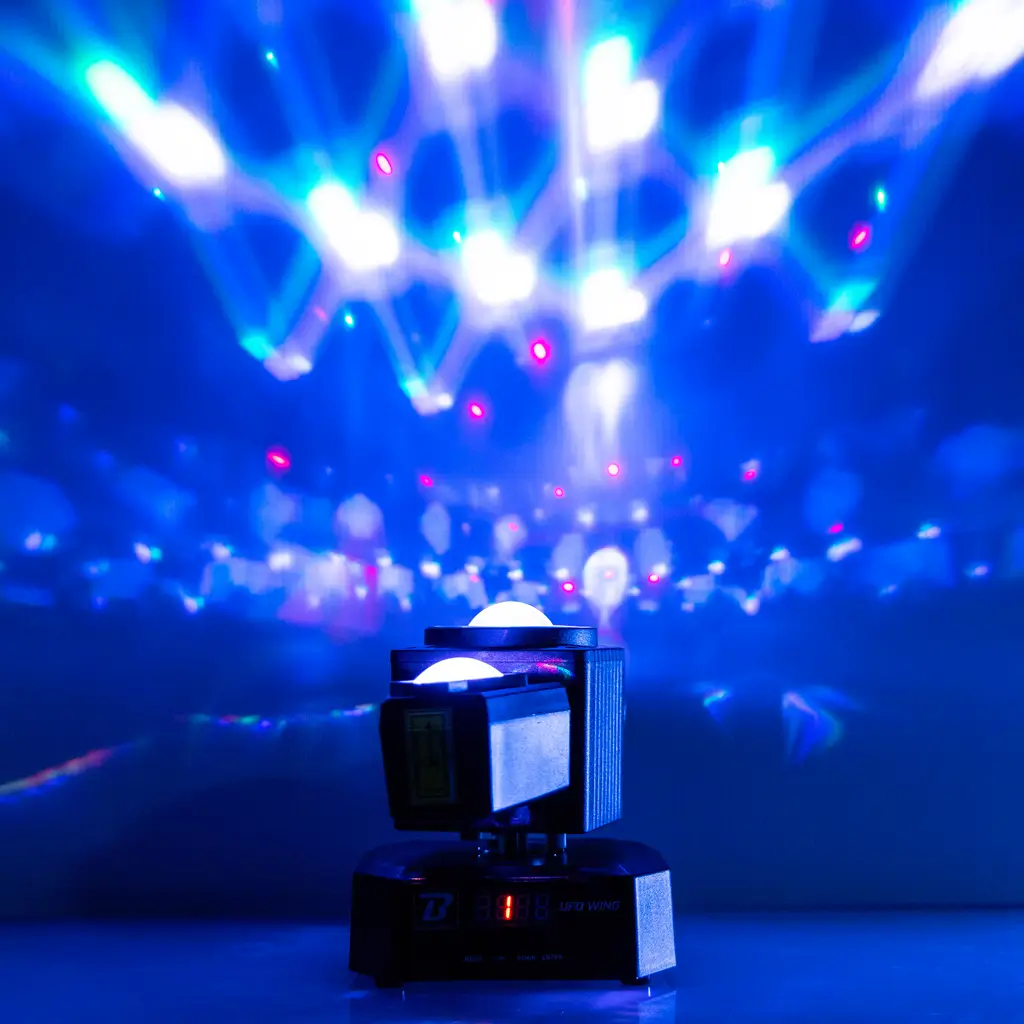 Projecteur multifonction 50 W – UFO Wing BoomTone DJ – LED + LASER + stroboscope + faisceaux, pilotable en DMX