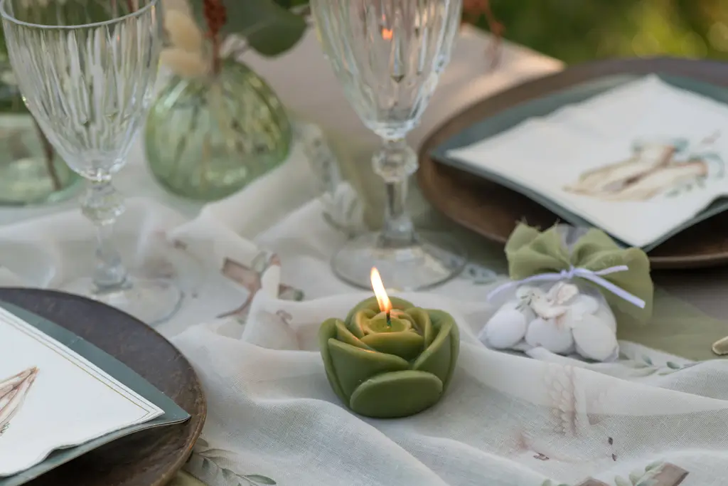 Bougie décorative fleur Rose sculptée – Olive