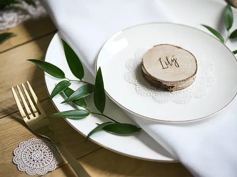 Marque-places en bois rond 4 cm – lot de 6 supports pour décoration de table