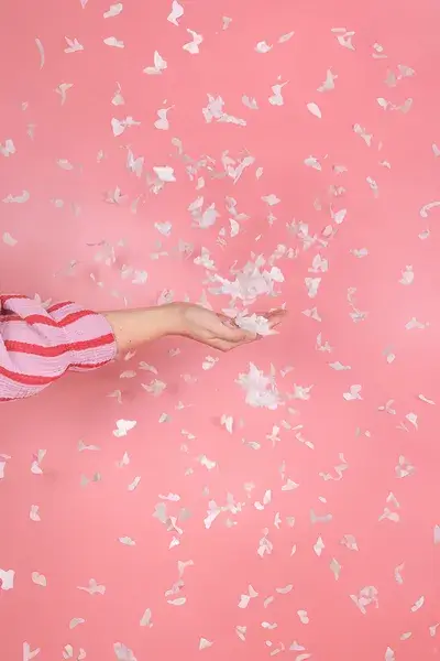 Tube à papillons blancs 20 cm – canon à papillons en papier pour mariage et cérémonie
