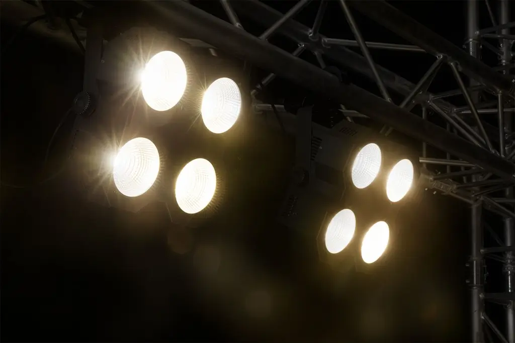Blinder de scène 4 X LED COB de 50 W, blanc chaud - SB400 - beamZ